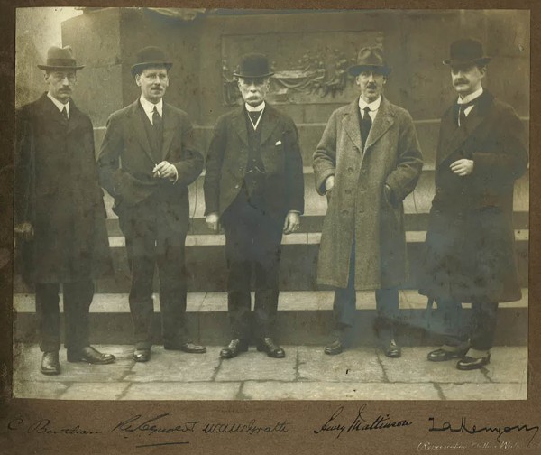 Historical image of CILT founder members