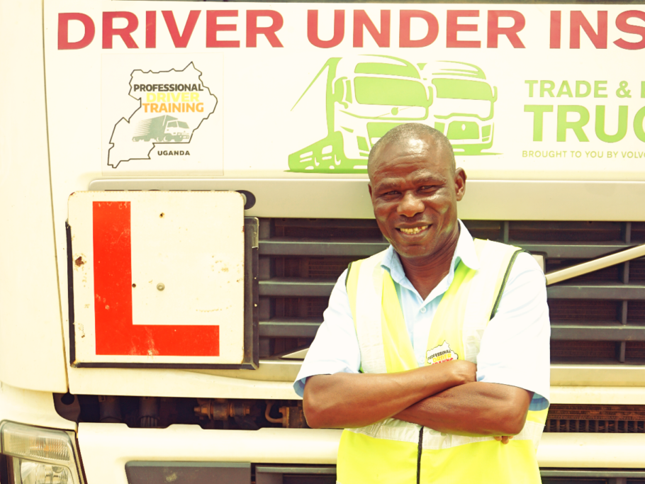 some-south-african-truck-drivers-risk-their-lives-by-working-so-they